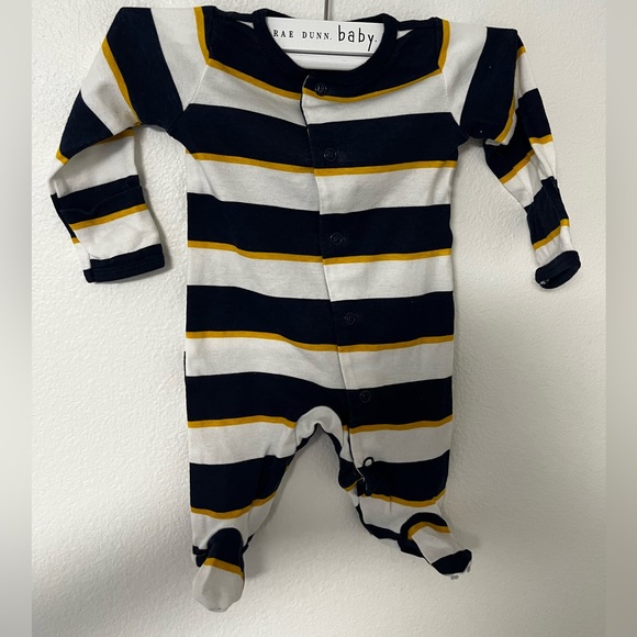 Carters stripped onesie - Picture 3 of 3